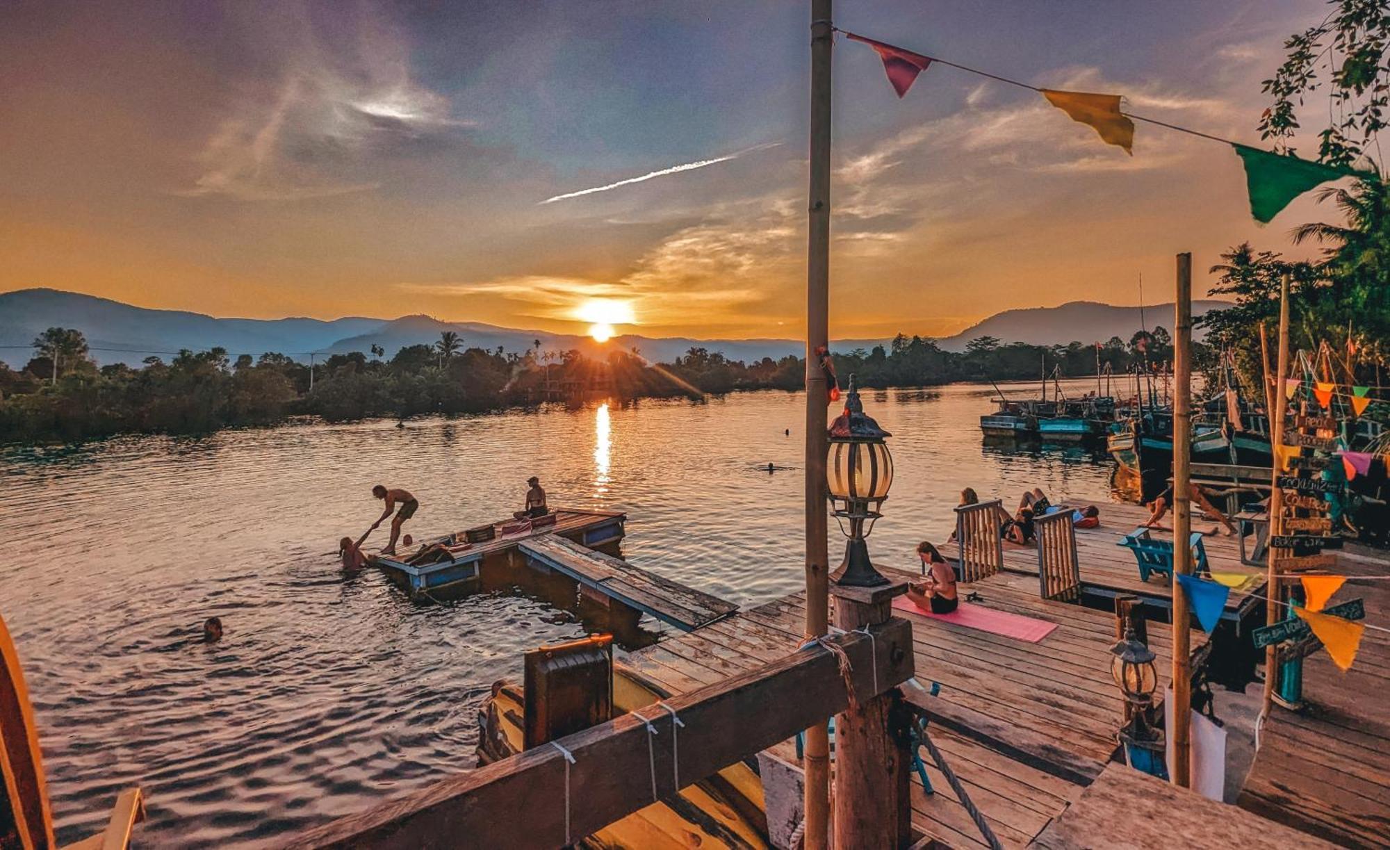 Yellow Sun Kampot Exterior photo